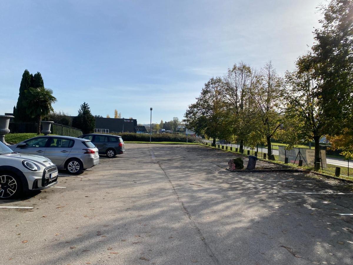 La Roseliere Hotel Saint-Quentin-Fallavier Exterior photo